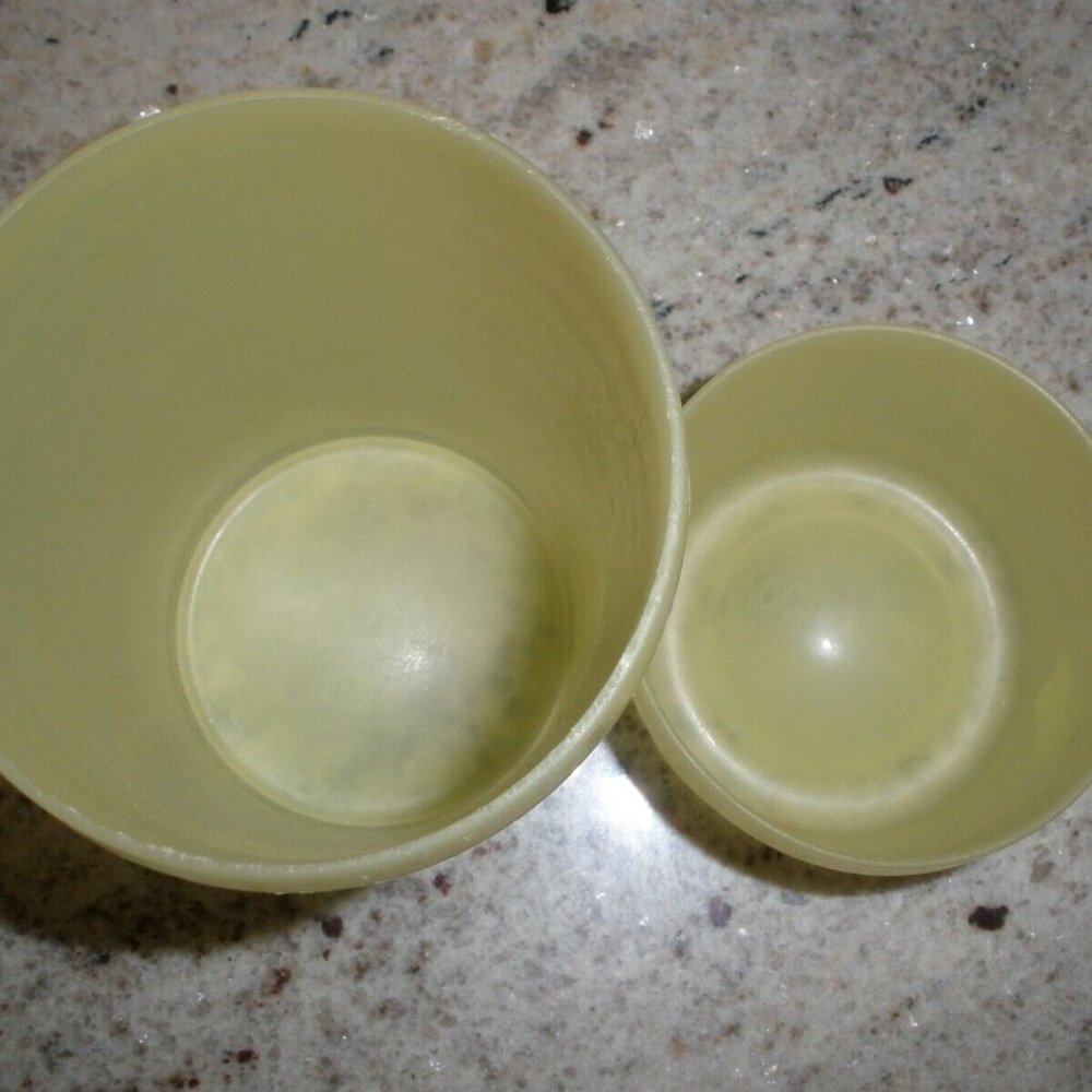 Tupperware TUPPER Millionaire Line 150 Vacu-Mixer Yellow Shaker 1950's ( - Picture 2 of 3